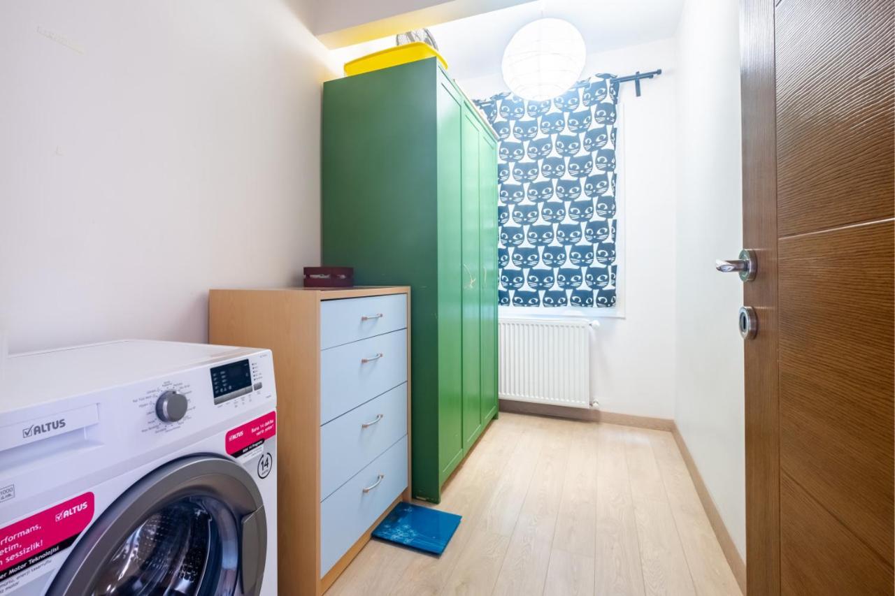 Апартаменти Flat With Balcony Near Bull Statue In Kadikoy Стамбул Екстер'єр фото